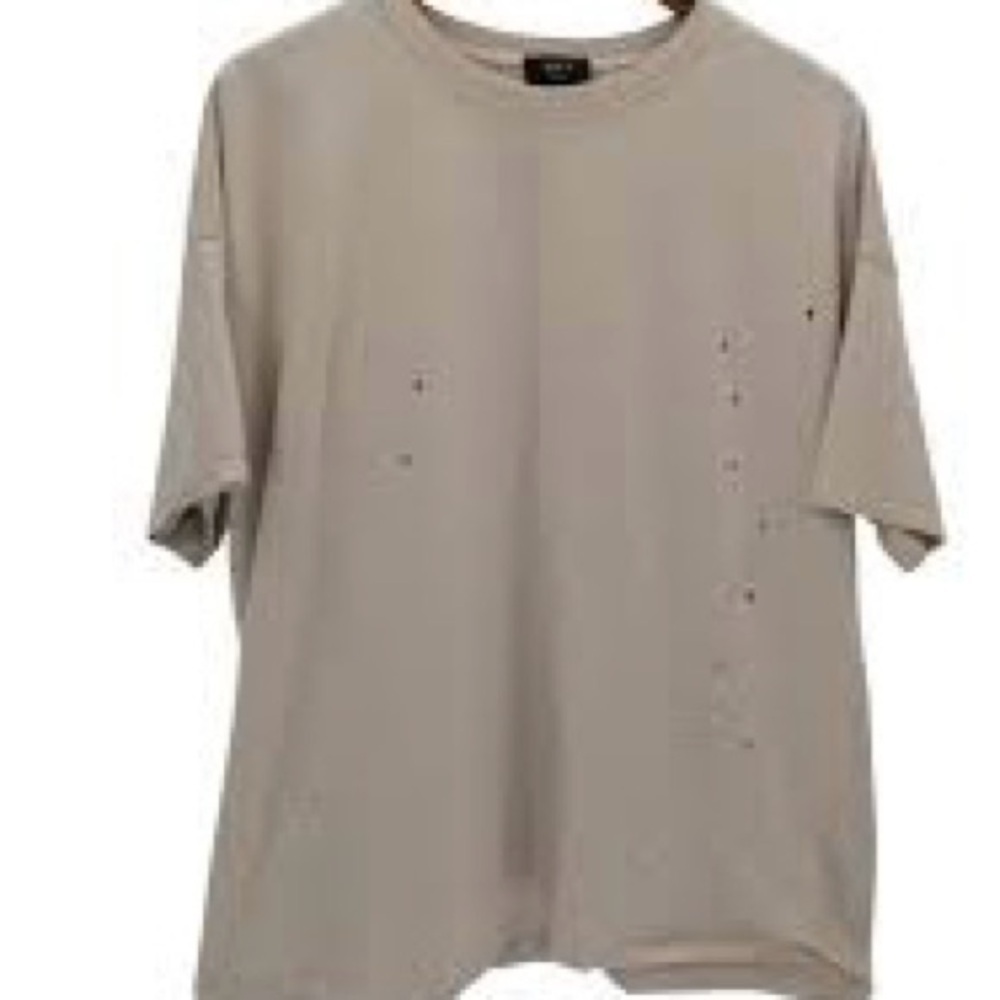 VICI exclusive nwt s/m distressed black t-shirt